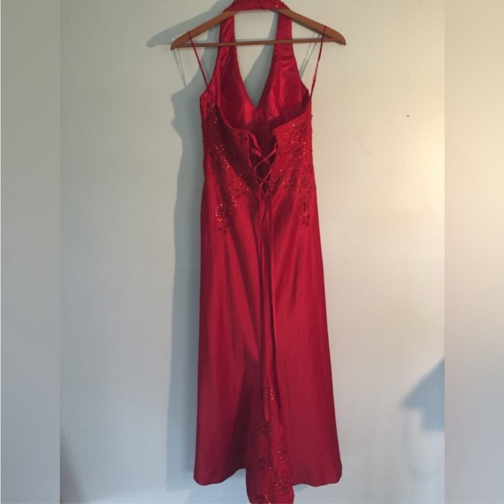 Chic Backless Red Evening Dress - image 6